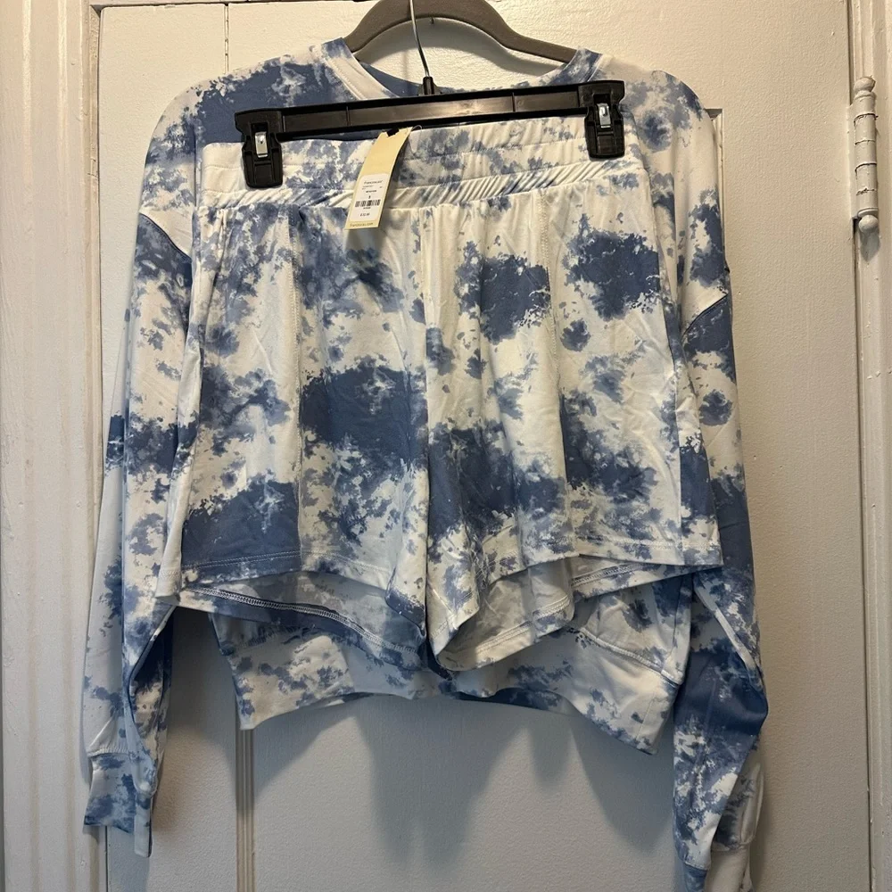 NWT Lounge Set from Francesca’s. Blue Tye-Dye. Size Small. - Picture 4 of 8